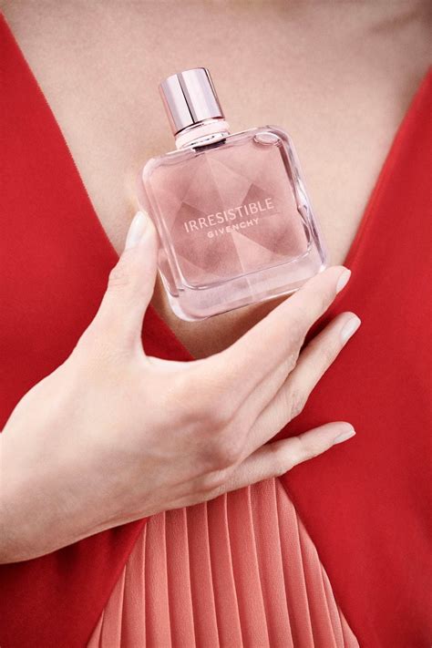 nouveau parfum de givenchy femme|givenchy parfums pour femme.